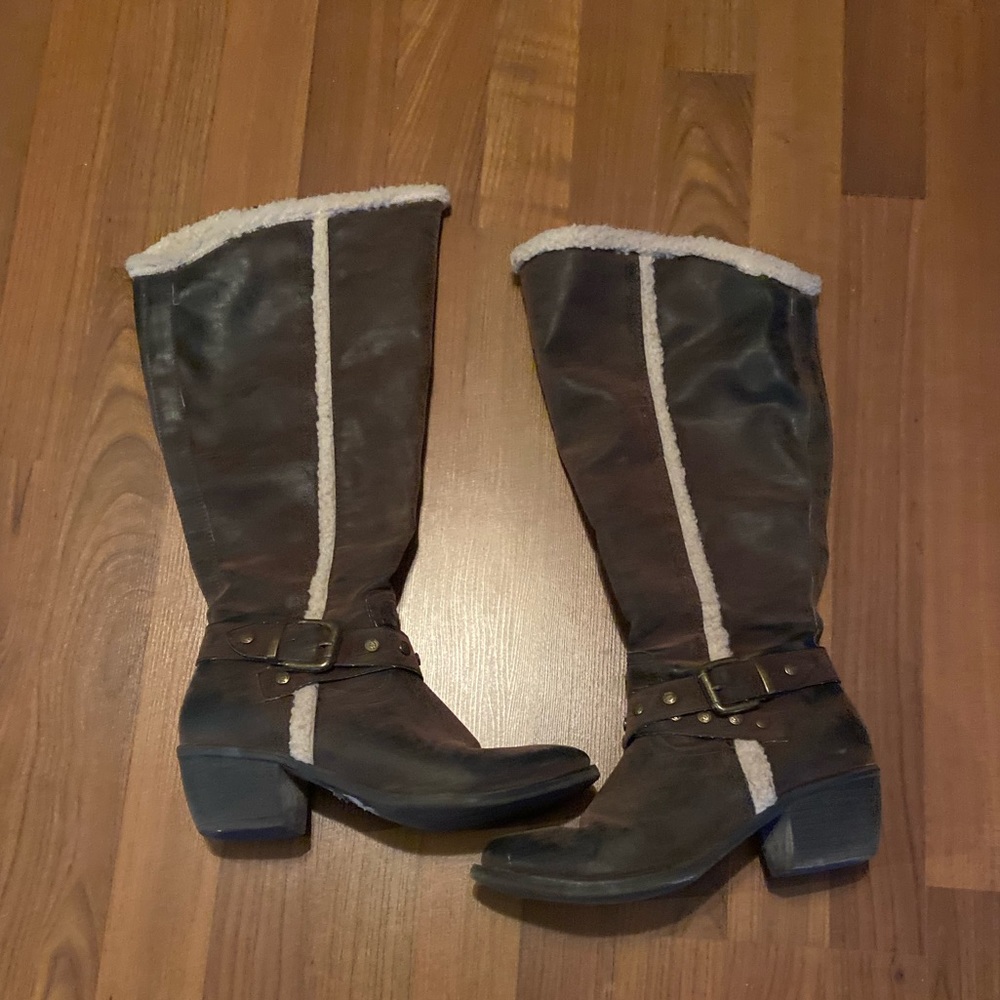 Heeled boots